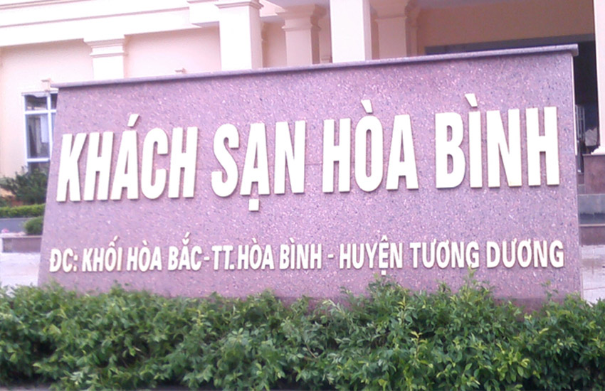 Chữ Inoc Gương Vàng KS Hòa Bình